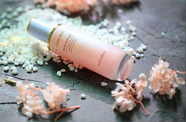 1643277472522071.jpg 爽膚水