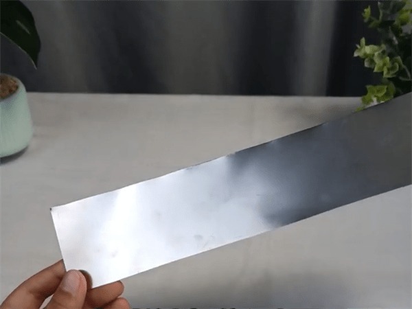 測量鋁片的顔色，選用三恩時TS7700分光測色儀！